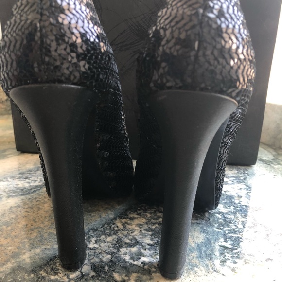 Dolce Vita Black Sequin Pump - Picture 3 of 6